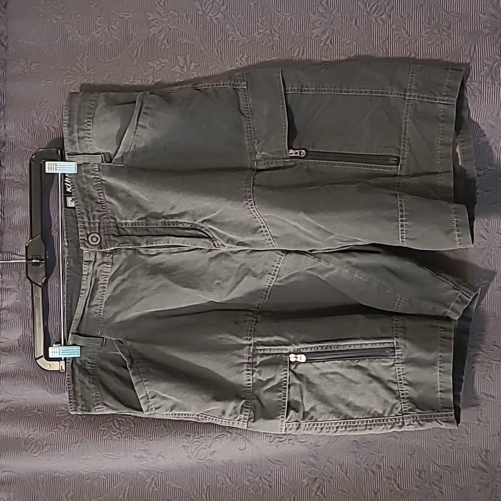 Kuhl Ambush Cargo Carbon color Short, 40